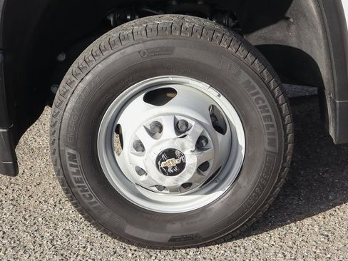 Used 2022 Chevrolet Silverado 3500 W/T image 38