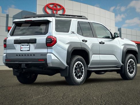 Certified 2025 Toyota 4Runner TRD Off-Road image 3