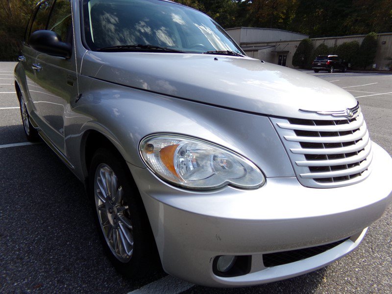 Used 2008 Chrysler PT Cruiser Touring FWD image 4