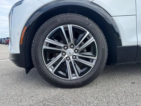 Certified 2024 Cadillac Lyriq Luxury AWD/4WD image 15