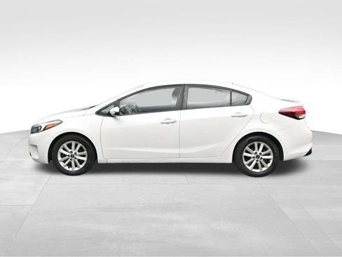 Used 2017 Kia Forte LX w/ LX Popular Package FWD image 2