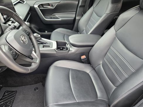 Used 2024 Toyota RAV4 XLE Premium image 8