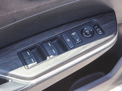 Certified 2019 Honda Clarity Touring image 21