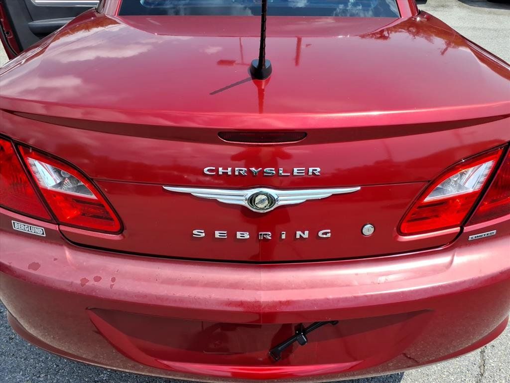 Used 2010 Chrysler Sebring Limited FWD image 14