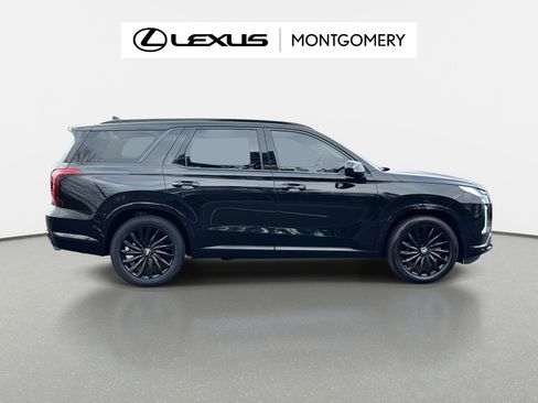 Used 2024 Hyundai Palisade Calligraphy image 3