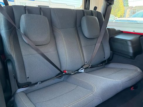 Used 2025 Jeep Wrangler Sport AWD/4WD image 9