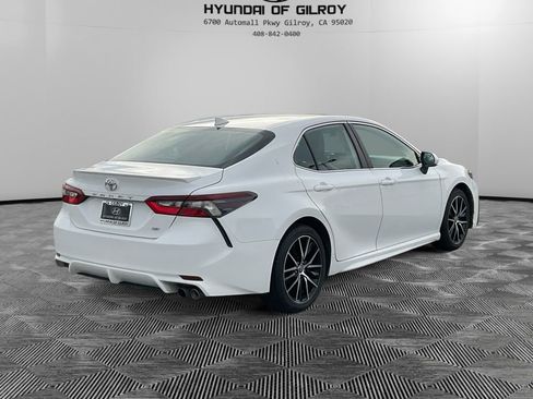 Used 2023 Toyota Camry SE image 5