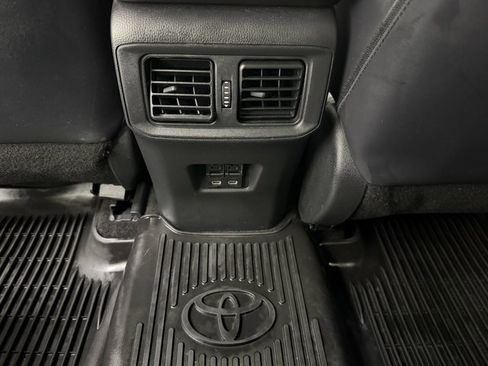 Used 2023 Toyota RAV4 XLE Premium image 32