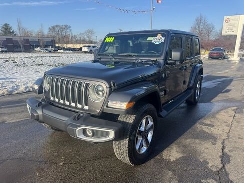 Used 2022 Jeep Wrangler Unlimited Sahara w/ Cold Weather Group image 4