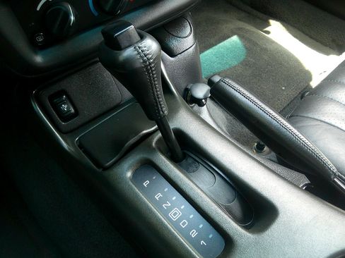 Used 2002 Chevrolet Camaro LT image 33