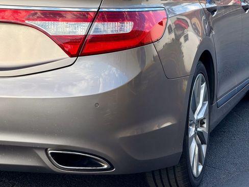 Used 2013 Hyundai Azera w/ Technology Pkg FWD image 11