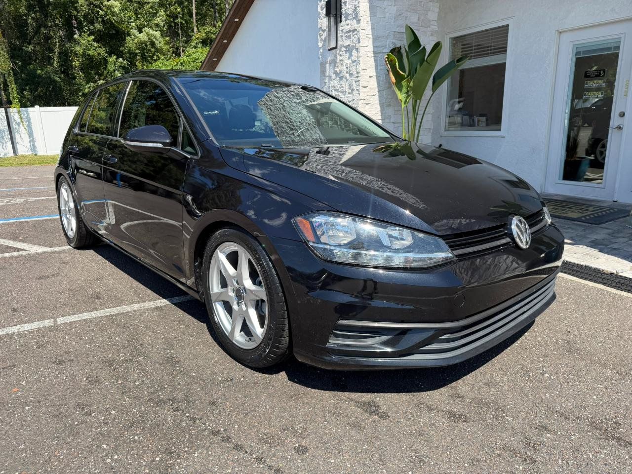 Used 2021 Volkswagen Golf 4-Door FWD image 18