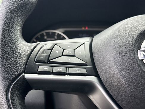 Used 2023 Nissan Altima 2.5 SV FWD image 30