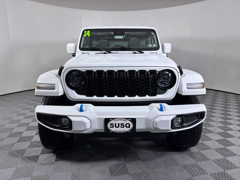 Used 2024 Jeep Wrangler High Altitude AWD/4WD image 2