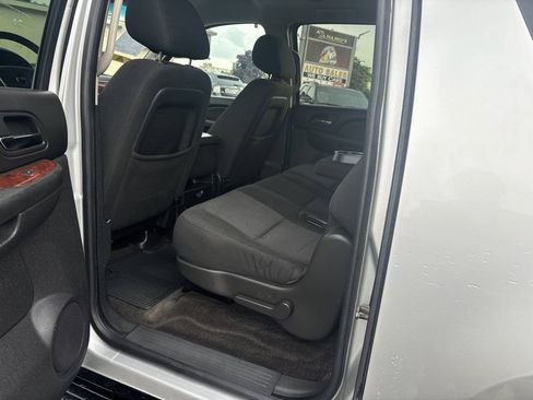 Used 2011 GMC Yukon XL SLE w/ Suspension Package, Off-Road AWD/4WD image 16