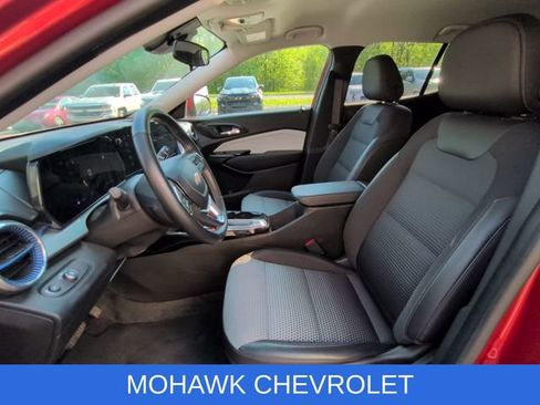 Used 2024 Chevrolet Trax LT w/ Driver Confidence Package FWD image 10