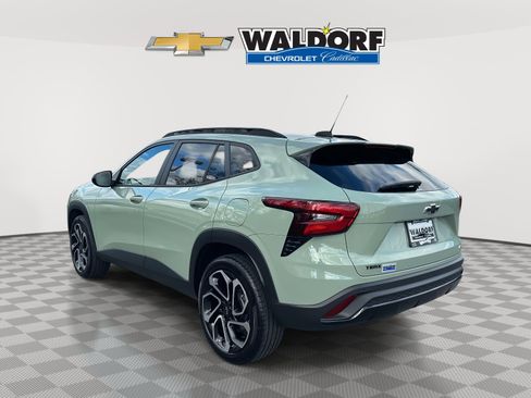 Certified 2024 Chevrolet Trax RS w/ Driver Confidence Package image 4