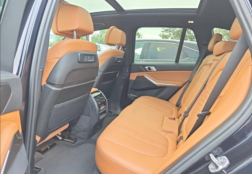 Used 2022 BMW X5 xDrive40i w/ M Sport Package AWD/4WD image 5