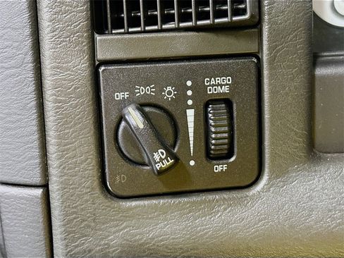 Used 2005 Dodge Ram 1500 Truck 2WD Quad Cab image 11