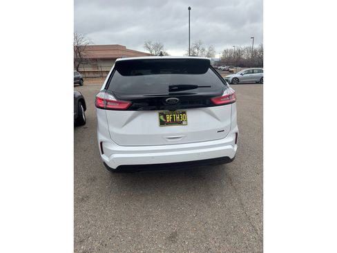 Used 2022 Ford Edge SE w/ Black Appearance Package image 6