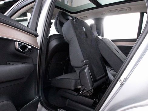 Certified 2025 Volvo XC90 B6 Plus image 27