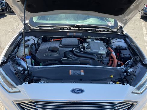 Used 2017 Ford Fusion Energi Titanium FWD image 22