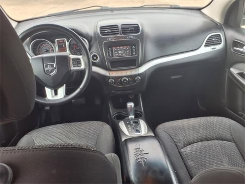 Used 2017 Dodge Journey SE w/ Flexible Seating Group image 5