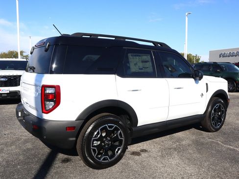 New 2025 Ford Bronco Sport Outer Banks w/ Outer Banks Tech Package+ image 2