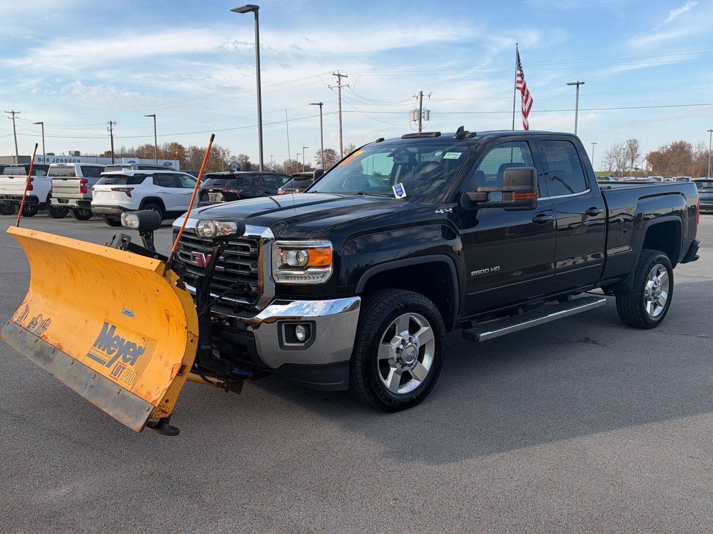 Used 2017 GMC Sierra 2500 SLE w/ HD SLE Preferred Plus Package AWD/4WD image 10