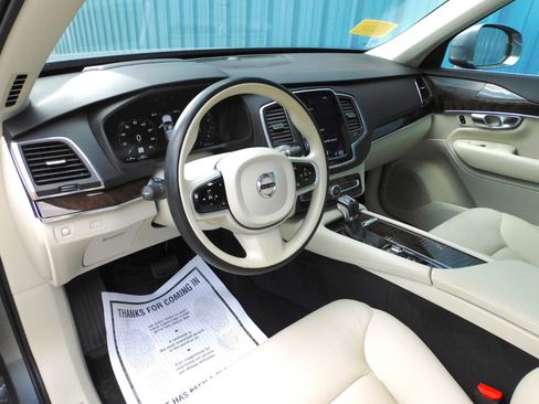Used 2019 Volvo XC90 T6 Momentum w/ Advanced Package AWD/4WD image 13