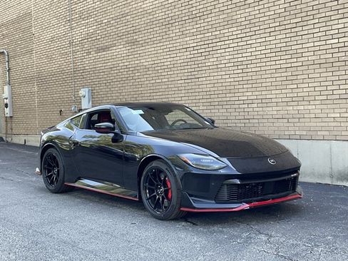 New 2027 Nissan Z NISMO RWD image 2
