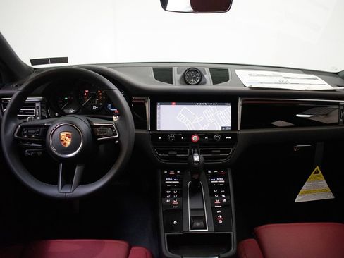 New 2026 Porsche Macan image 24