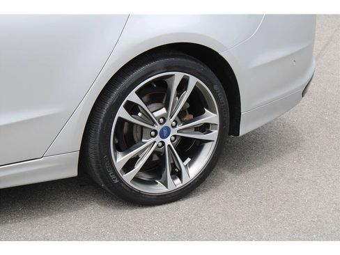 Used 2017 Ford Fusion Titanium AWD/4WD image 6