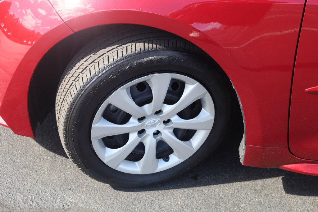 Used 2024 Toyota Corolla LE FWD image 31