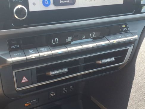 Used 2025 Toyota Camry LE FWD image 17