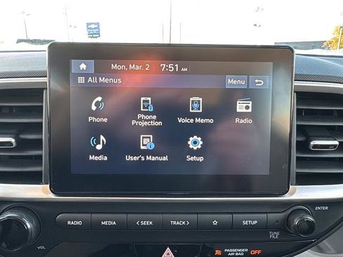 Used 2025 Hyundai Venue SEL image 19