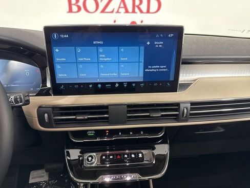 New 2026 Lincoln Corsair Premiere image 11