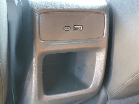 Certified 2024 Chevrolet Trax RS w/ Sunroof Package FWD image 10