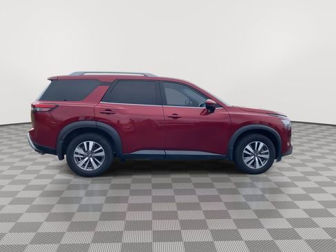 Used 2022 Nissan Pathfinder SL image 9