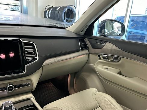 Certified 2024 Volvo XC90 T8 Ultimate w/ Protection Package image 25