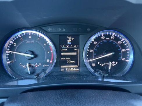 Used 2015 Toyota Highlander XLE image 25