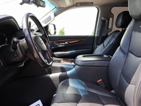 Certified 2019 Cadillac Escalade Luxury RWD image 25