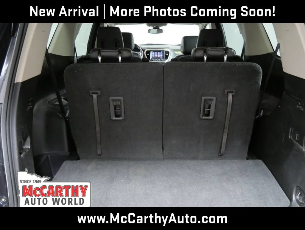 Used 2017 GMC Acadia Denali w/ Technology Package AWD/4WD image 11