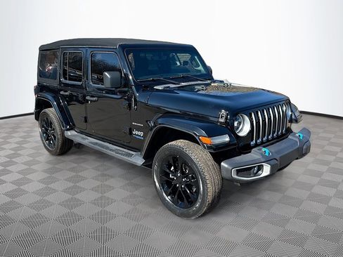 Used 2022 Jeep Wrangler Unlimited Sahara image 4