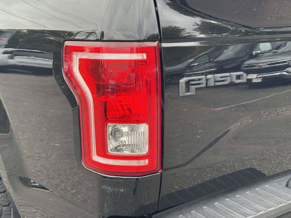 Used 2017 Ford F150 XL w/ Equipment Group 101A Mid AWD/4WD image 13