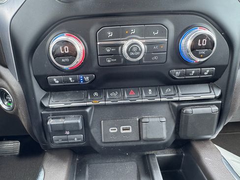 Used 2020 GMC Sierra 1500 SLT w/ SLT Premium Package image 28