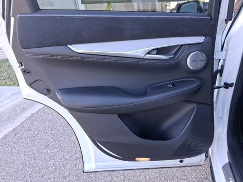 New 2023 INFINITI QX50 Sensory image 16