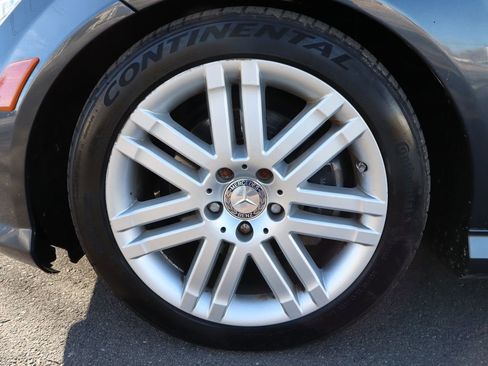 Used 2009 Mercedes-Benz C 300 4MATIC Sedan image 40