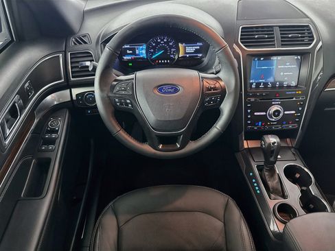 Used 2018 Ford Explorer Limited w/ Equipment Group 301A FWD image 27