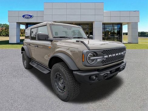 New 2025 Ford Bronco Badlands w/ Sasquatch Package image 2